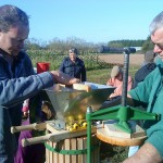 apple-crushing-camelcsa-171010