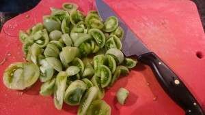 green-tomatoes-chopped-camelcsa-221015