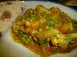 cauliflower-pea-potato-curry-camelcsa-291115